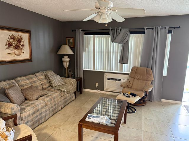 15 CHATHAM A 15, West Palm Beach, FL 33417