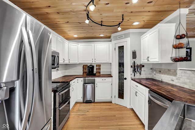 4115 N Banta Road, Bargersville, IN 46106