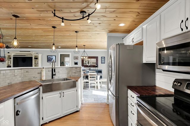 4115 N Banta Road, Bargersville, IN 46106