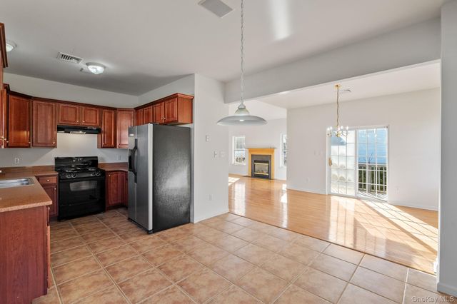 17 Carmella Road, Highland, NY 12528