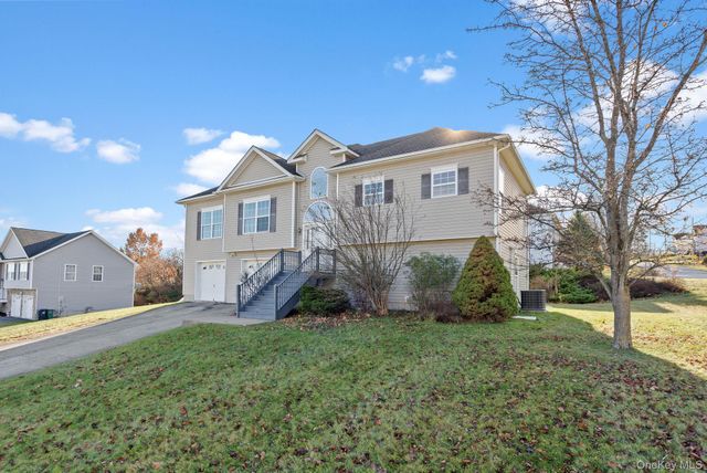 17 Carmella Road, Highland, NY 12528