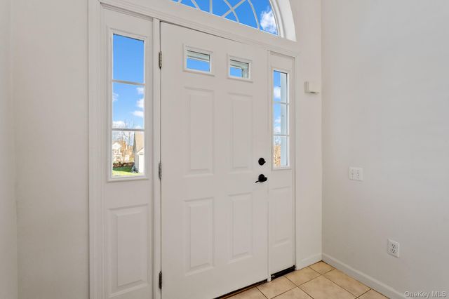 17 Carmella Road, Highland, NY 12528