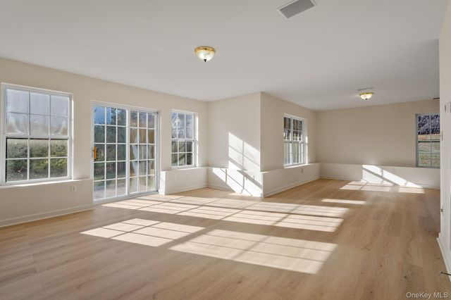 17 Carmella Road, Highland, NY 12528