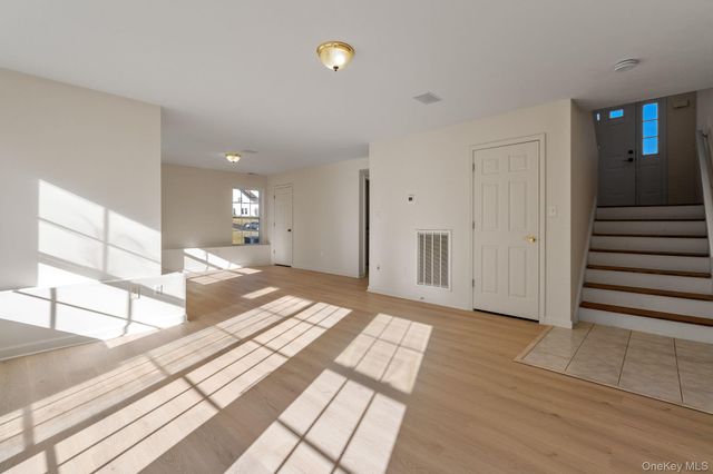 17 Carmella Road, Highland, NY 12528