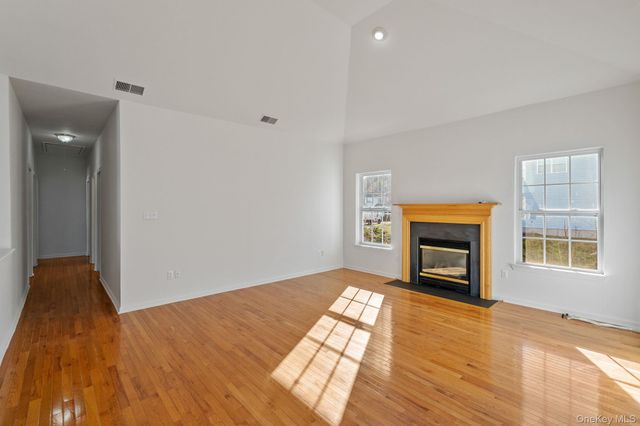 17 Carmella Road, Highland, NY 12528