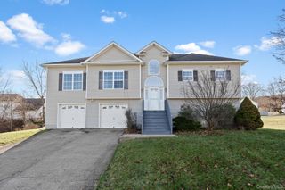 17 Carmella Road, Highland, NY 12528