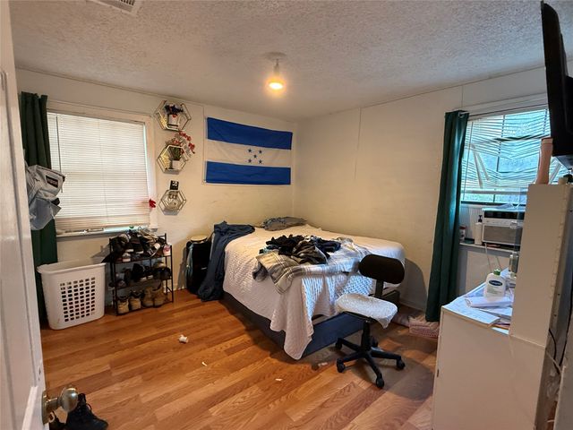 4100 Chickasaw Avenue, Fort Worth, TX 76119