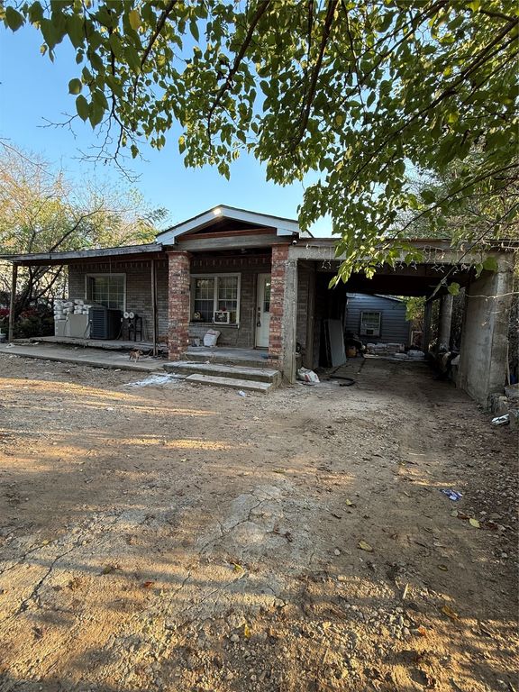 4100 Chickasaw Avenue, Fort Worth, TX 76119