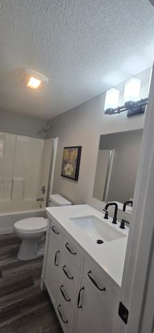 12 Oakley Avenue, Saint Paul, MN 55104