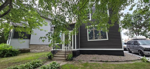 12 Oakley Avenue, Saint Paul, MN 55104