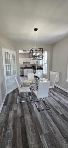 12 Oakley Avenue, Saint Paul, MN 55104