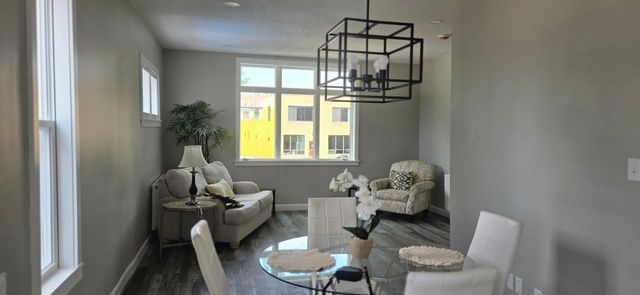 12 Oakley Avenue, Saint Paul, MN 55104