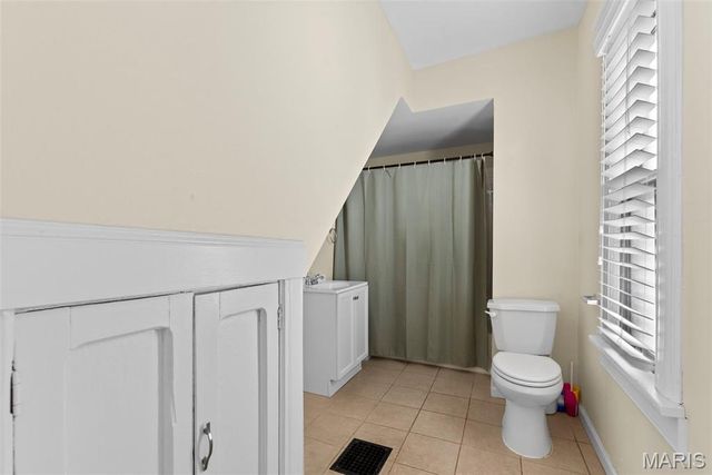 5437 Nagel, St Louis, MO 63109