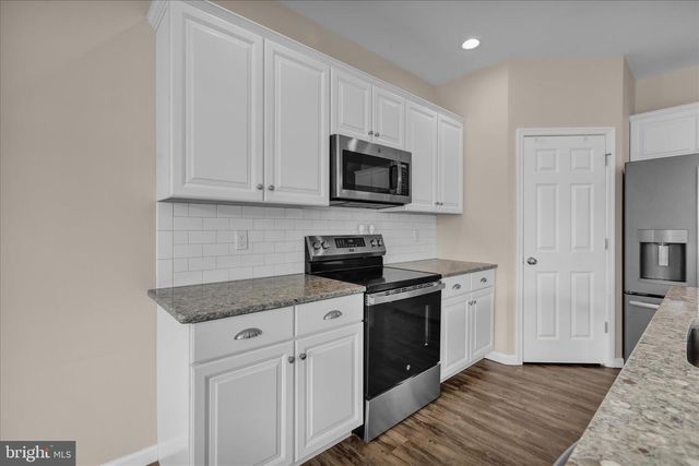 81 CREEKSIDE DRIVE, Lebanon, PA 17042