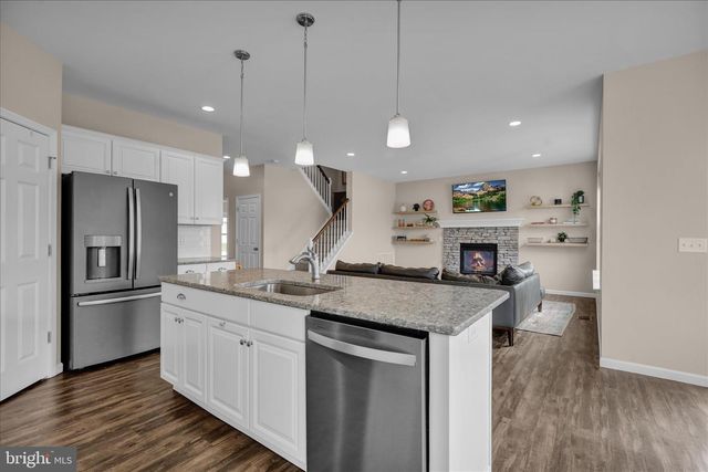 81 CREEKSIDE DRIVE, Lebanon, PA 17042
