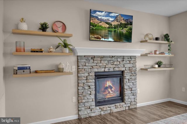 81 CREEKSIDE DRIVE, Lebanon, PA 17042