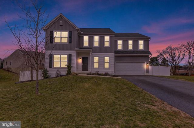 81 CREEKSIDE DRIVE, Lebanon, PA 17042