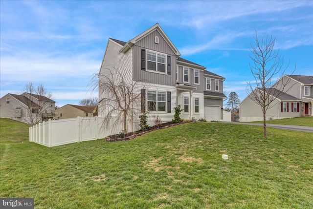 81 CREEKSIDE DRIVE, Lebanon, PA 17042