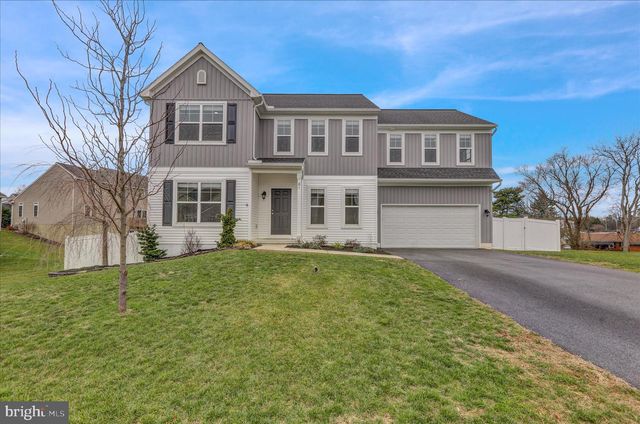 81 CREEKSIDE DRIVE, Lebanon, PA 17042