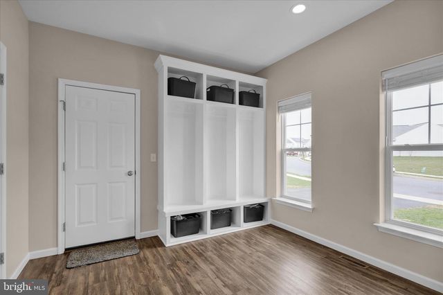 81 CREEKSIDE DRIVE, Lebanon, PA 17042