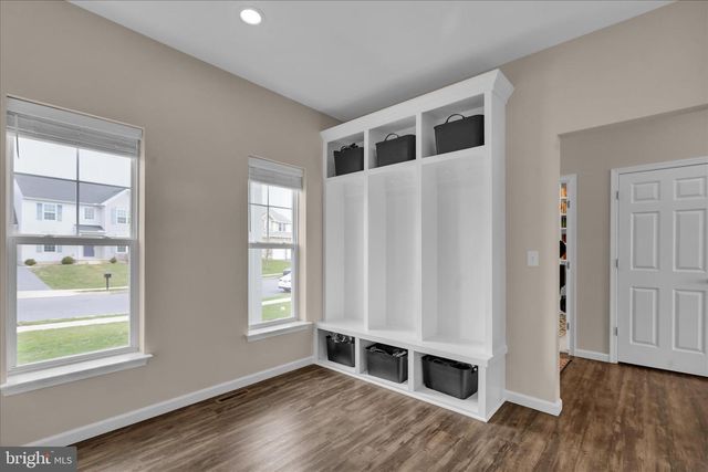 81 CREEKSIDE DRIVE, Lebanon, PA 17042