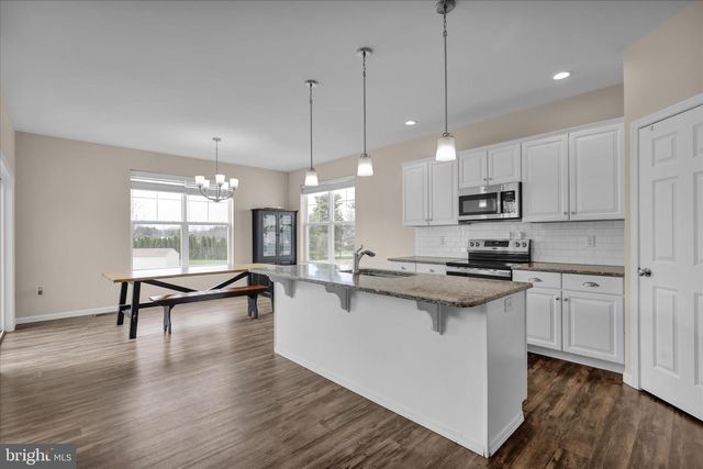 81 CREEKSIDE DRIVE, Lebanon, PA 17042