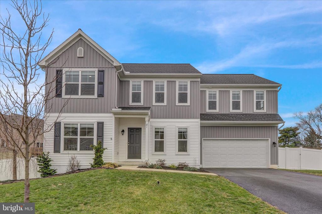 81 CREEKSIDE DRIVE, Lebanon, PA 17042
