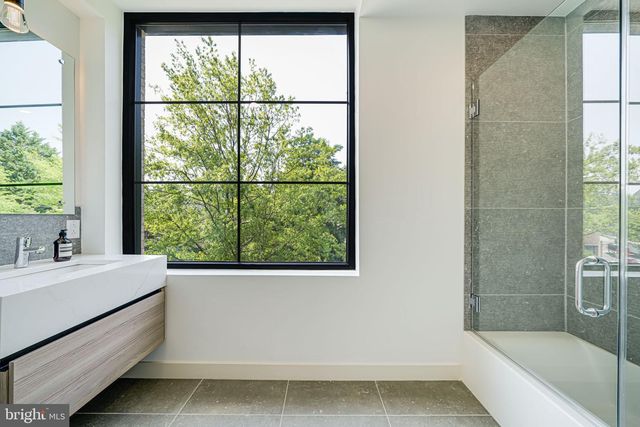 2901 NEWARK ST NW, Washington, DC 20008