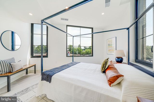 2901 NEWARK ST NW, Washington, DC 20008