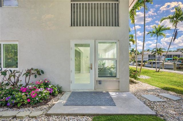 1686 Blue Point AVE # B5, Naples, FL 34102