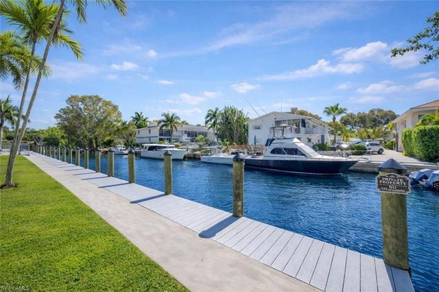 1686 Blue Point AVE # B5, Naples, FL 34102