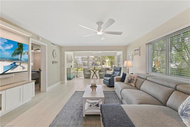 1686 Blue Point AVE # B5, Naples, FL 34102