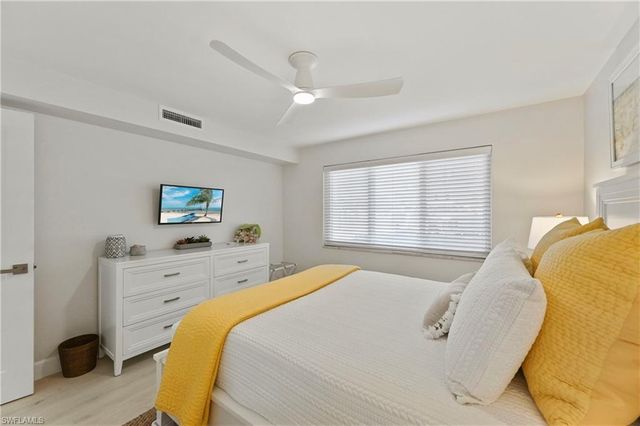 1686 Blue Point AVE # B5, Naples, FL 34102