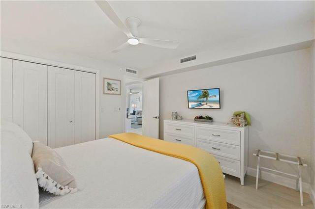 1686 Blue Point AVE # B5, Naples, FL 34102