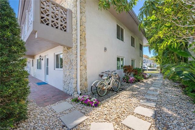 1686 Blue Point AVE # B5, Naples, FL 34102