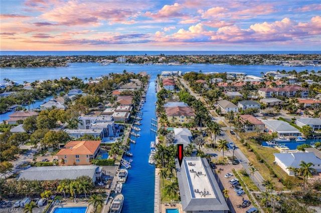 1686 Blue Point AVE # B5, Naples, FL 34102