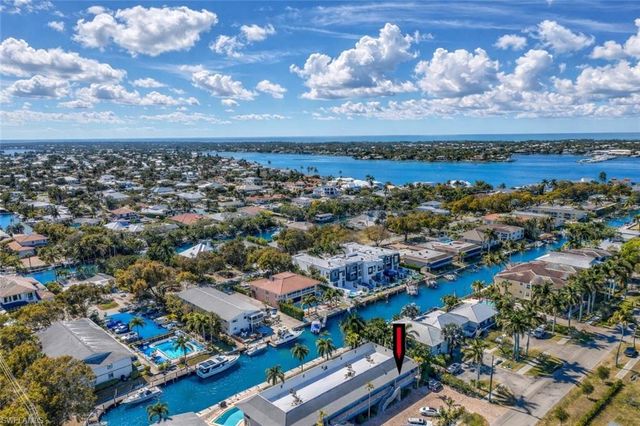 1686 Blue Point AVE # B5, Naples, FL 34102