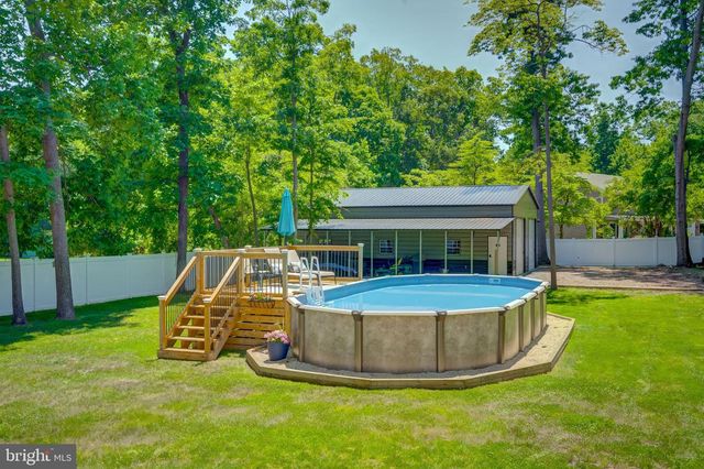 8331 WOODLAND RD, Pasadena, MD 21122