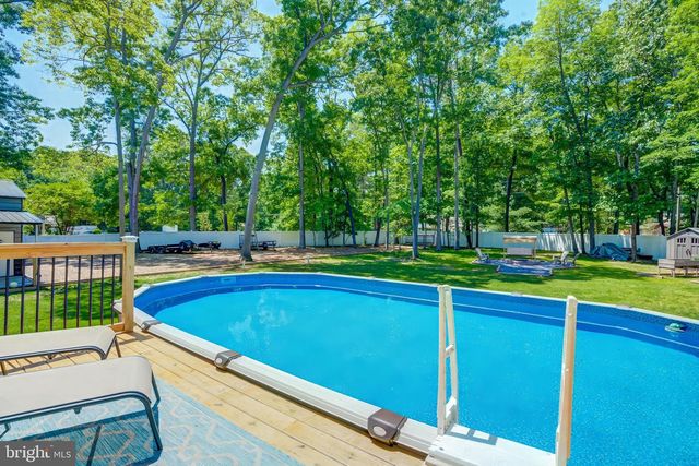8331 WOODLAND RD, Pasadena, MD 21122