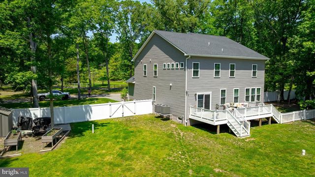 8331 WOODLAND RD, Pasadena, MD 21122