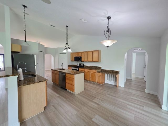 5230 Compass Pointe Circle, Vero Beach, FL 32966