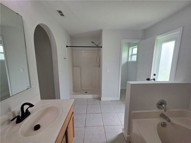 5230 Compass Pointe Circle, Vero Beach, FL 32966