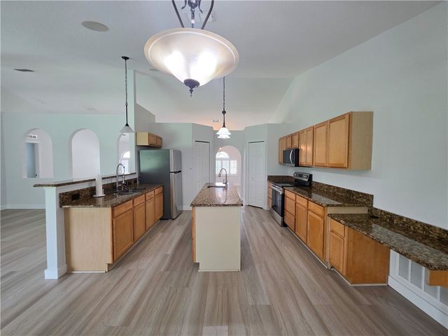 5230 Compass Pointe Circle, Vero Beach, FL 32966