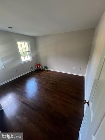 1197 MEADOW GREEN LN, Mclean, VA 22102