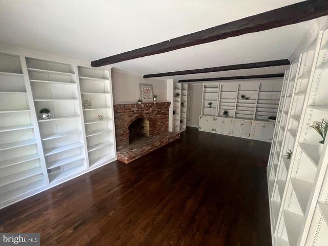 1197 MEADOW GREEN LN, Mclean, VA 22102