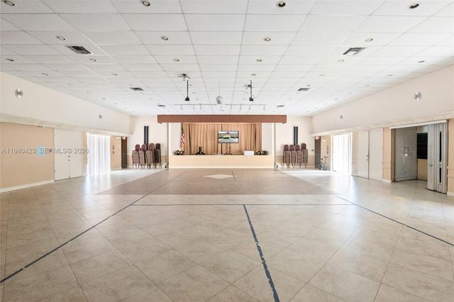 1020 Country Club Dr 206, Margate, FL 33063