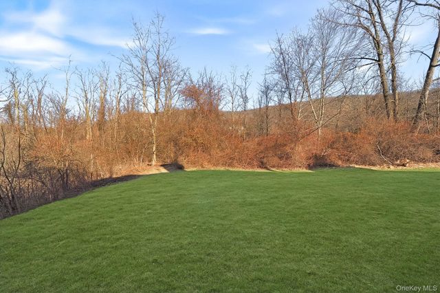 18 Clearwater Court, Beacon, NY 12508