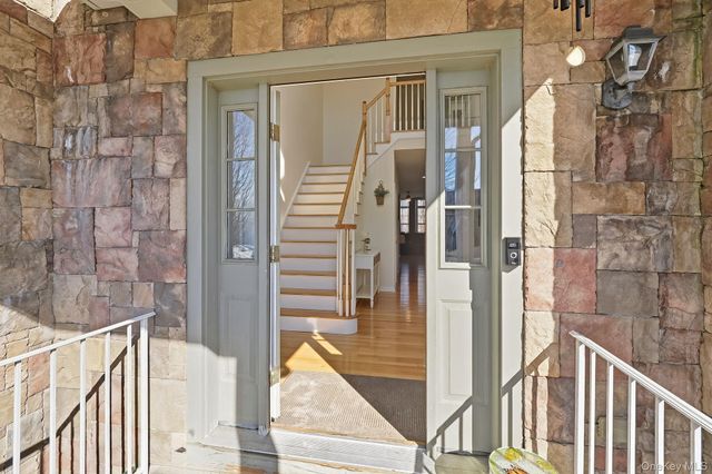 18 Clearwater Court, Beacon, NY 12508