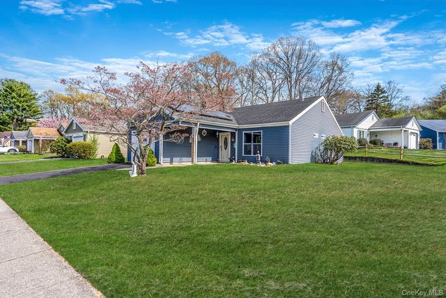 1 Avon Court, Ridge, NY 11961