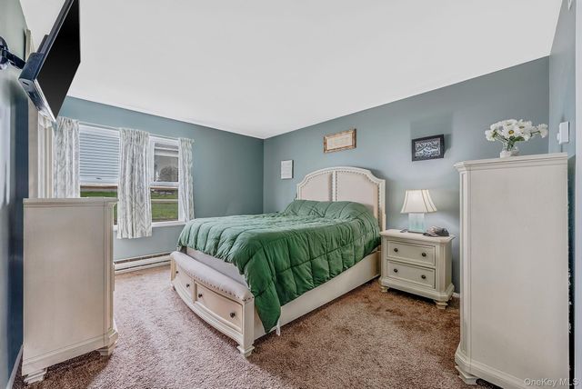 1 Avon Court, Ridge, NY 11961